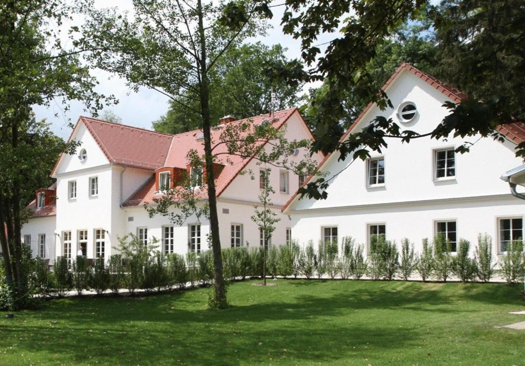 Cafe Wildau Hotel & Restaurant Am Werbellinsee ショルフハイデ エクステリア 写真