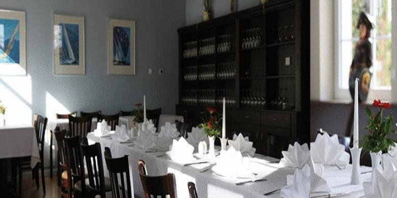 Cafe Wildau Hotel & Restaurant Am Werbellinsee ショルフハイデ エクステリア 写真