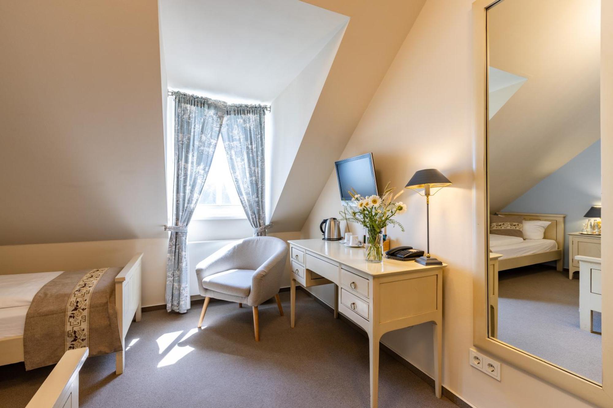 Cafe Wildau Hotel & Restaurant Am Werbellinsee ショルフハイデ エクステリア 写真