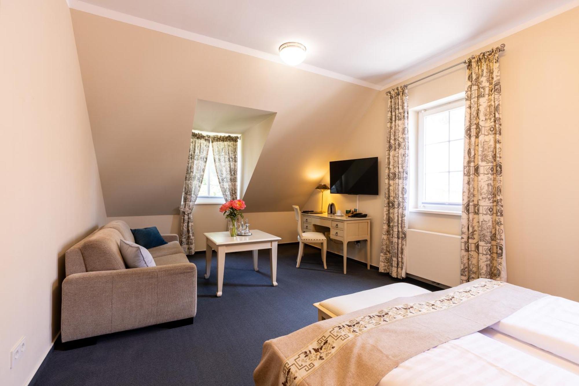 Cafe Wildau Hotel & Restaurant Am Werbellinsee ショルフハイデ エクステリア 写真