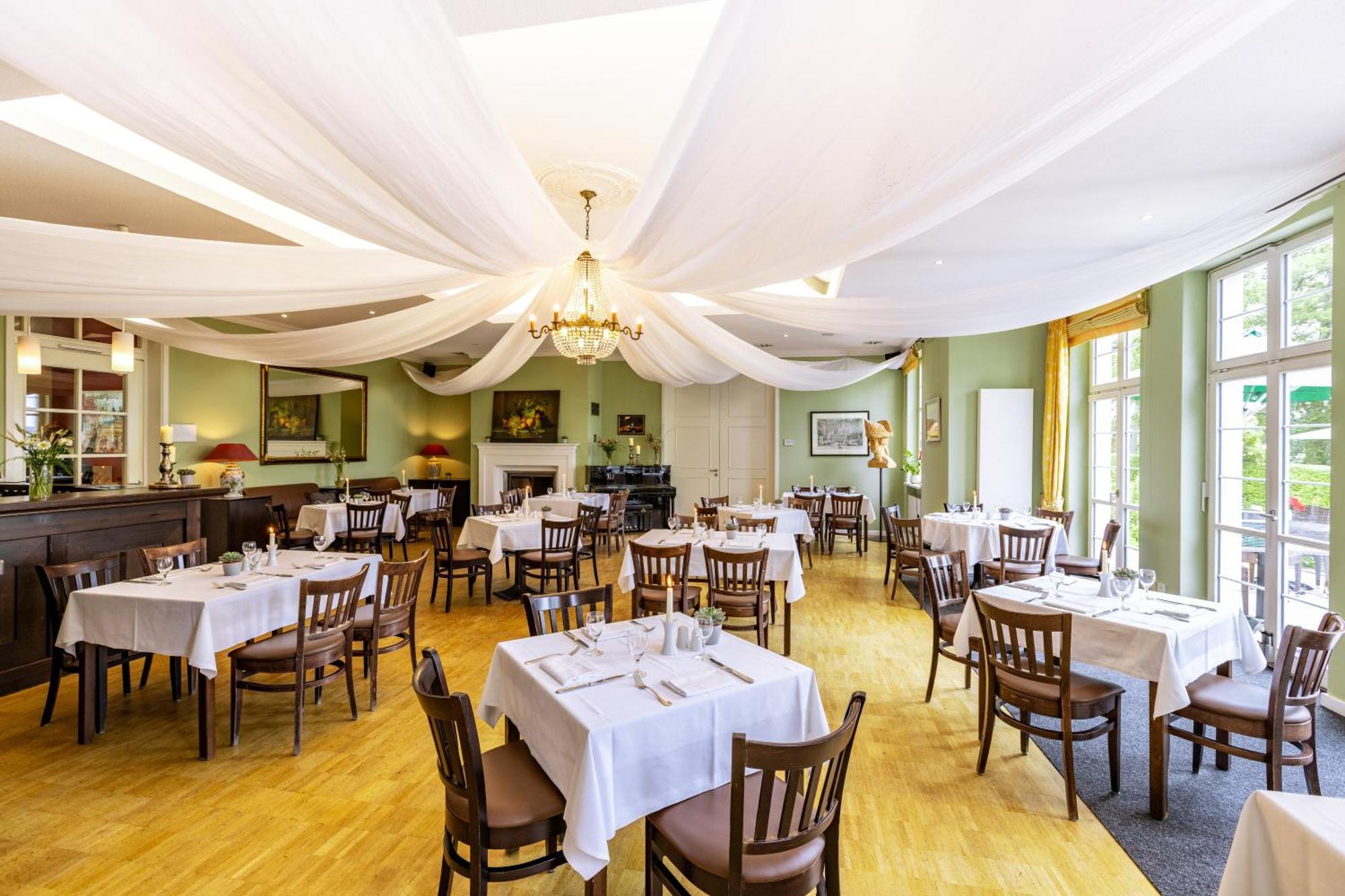 Cafe Wildau Hotel & Restaurant Am Werbellinsee ショルフハイデ エクステリア 写真